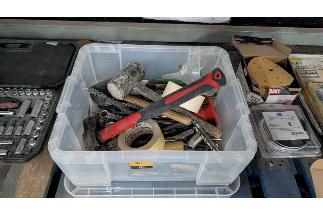 The contents of a Pallet of Consumables including Blades, Sanding Discs, Hole Saw Kits, Hand Tools a - Image 7 of 17
