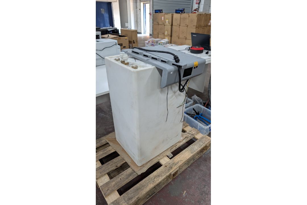Phase Star Thermal Storage Unit. Model: ES10-HV-U. Possibly incomplete - appears used - Image 8 of 17