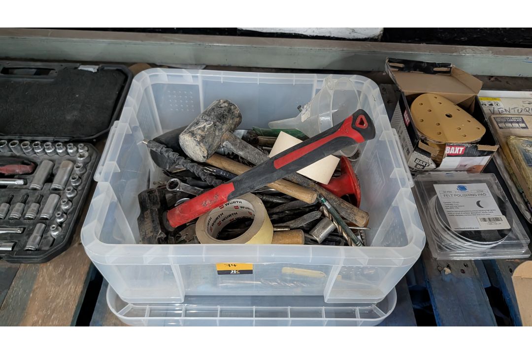 The contents of a Pallet of Consumables including Blades, Sanding Discs, Hole Saw Kits, Hand Tools a - Image 6 of 17