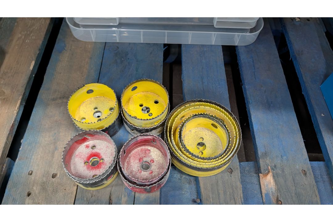 The contents of a Pallet of Consumables including Blades, Sanding Discs, Hole Saw Kits, Hand Tools a - Image 4 of 17