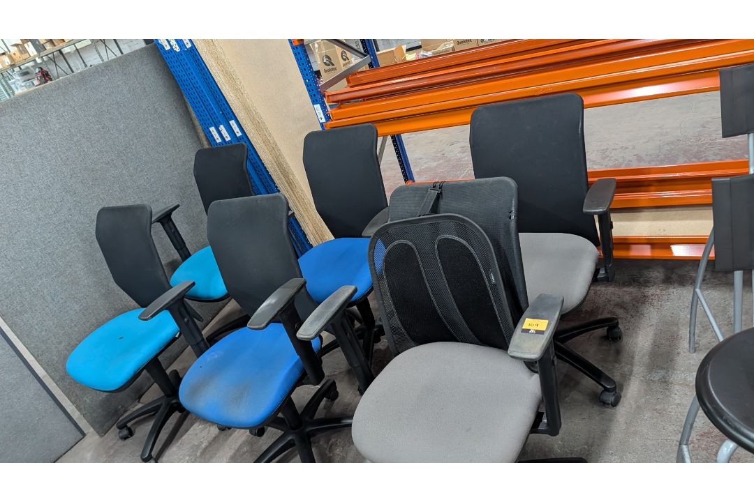 6 off Assorted Operators Chairs- This lot comprises 3 Pairs of Matching Chairs. - Image 15 of 15
