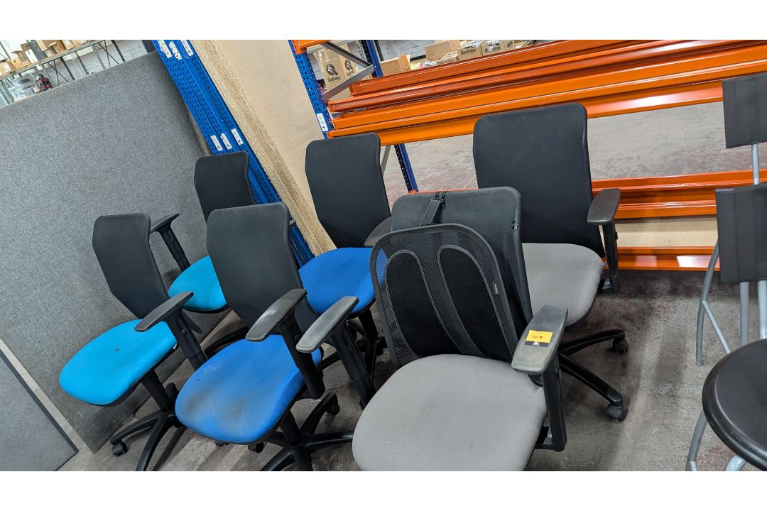 6 off Assorted Operators Chairs- This lot comprises 3 Pairs of Matching Chairs. - Image 13 of 15
