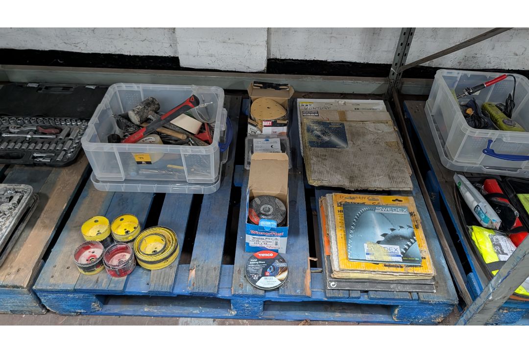 The contents of a Pallet of Consumables including Blades, Sanding Discs, Hole Saw Kits, Hand Tools a - Image 1 of 17