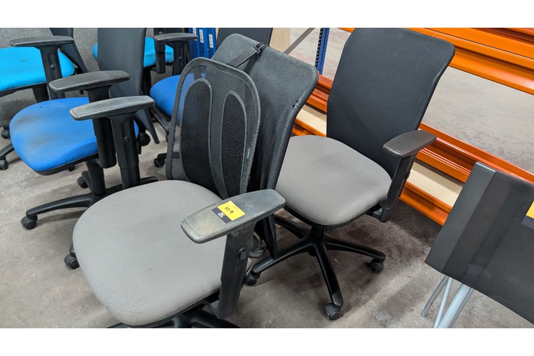 6 off Assorted Operators Chairs- This lot comprises 3 Pairs of Matching Chairs. - Image 6 of 15