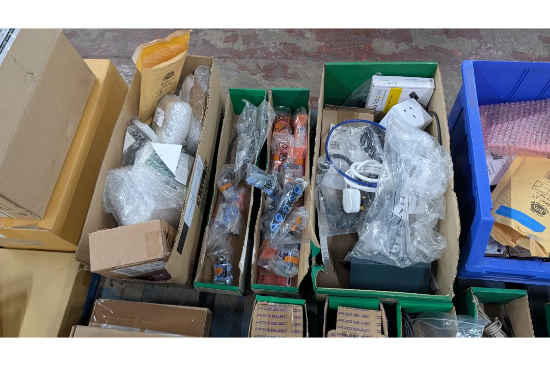 The contents of a Pallet of Printer/ Copier/ Electronic Spares and Consumables. - Image 10 of 16