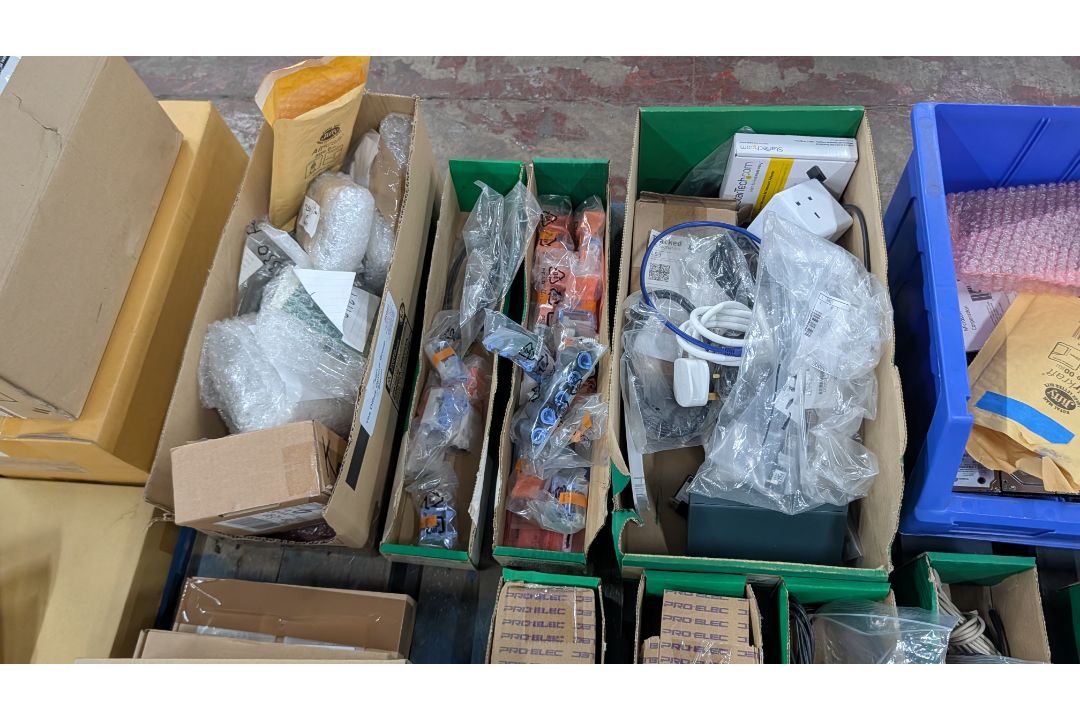 The contents of a Pallet of Printer/ Copier/ Electronic Spares and Consumables. - Image 9 of 16