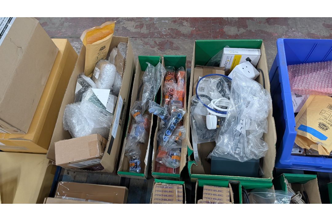 The contents of a Pallet of Printer/ Copier/ Electronic Spares and Consumables. - Image 11 of 16