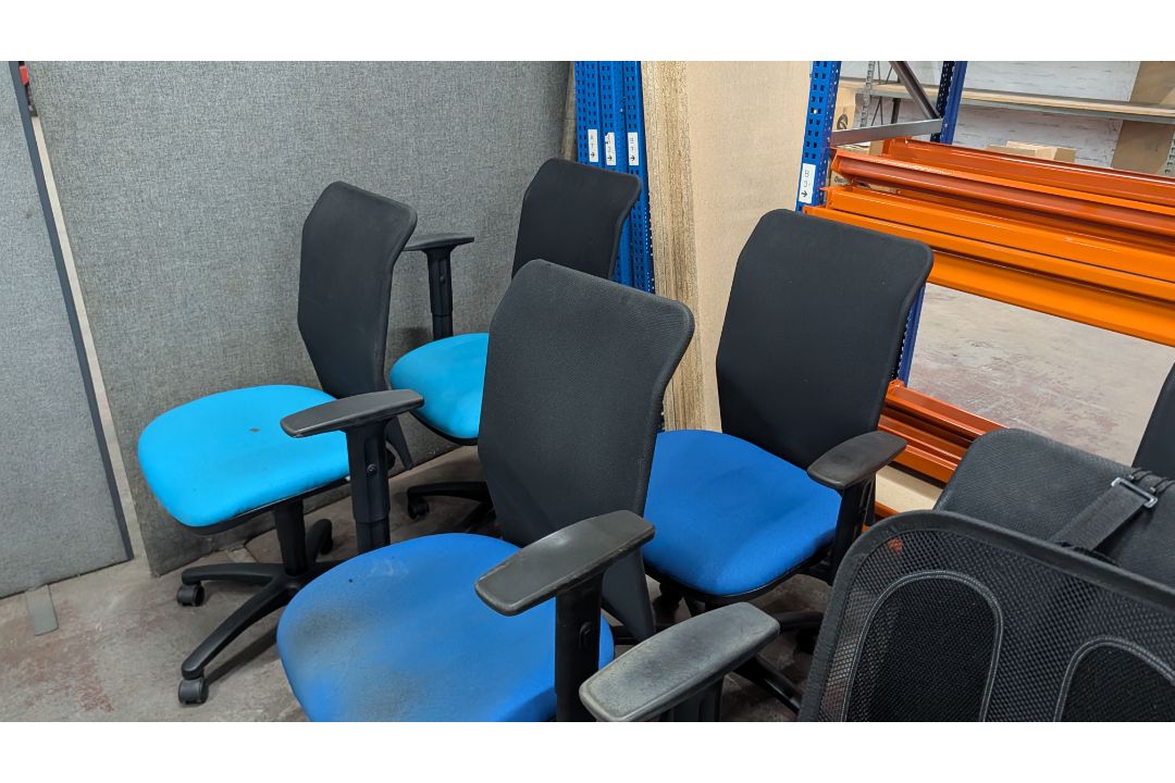 6 off Assorted Operators Chairs- This lot comprises 3 Pairs of Matching Chairs. - Image 12 of 15