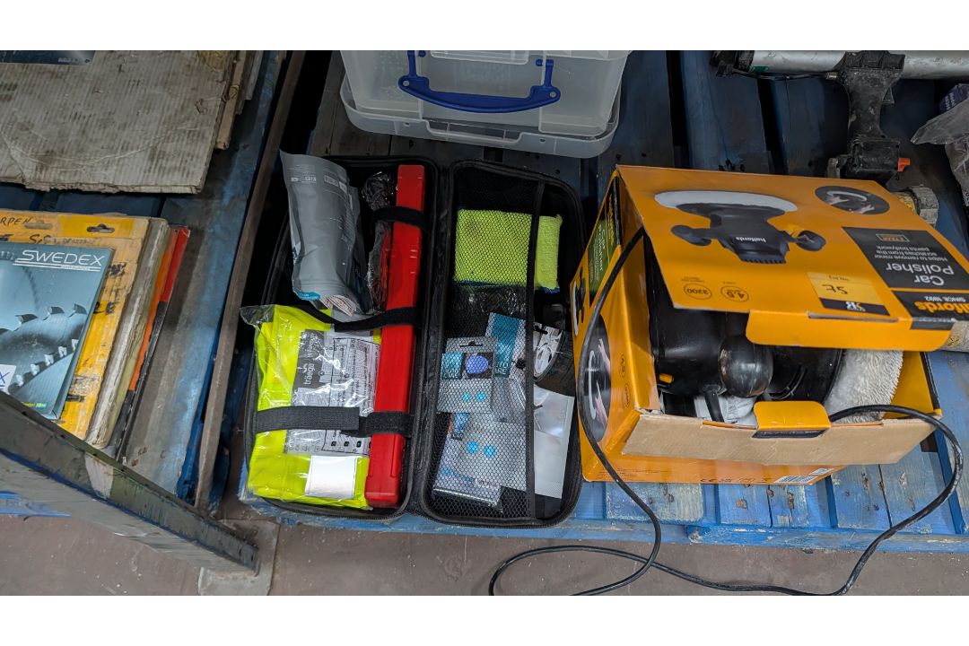 The contents of a Pallet of miscellaneous Tools and similar. Including Solder Irons, Cartridge Guns, - Image 4 of 15