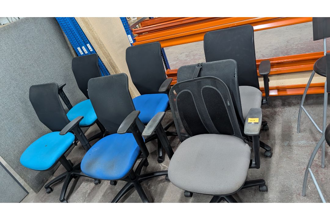 6 off Assorted Operators Chairs- This lot comprises 3 Pairs of Matching Chairs. - Image 5 of 15