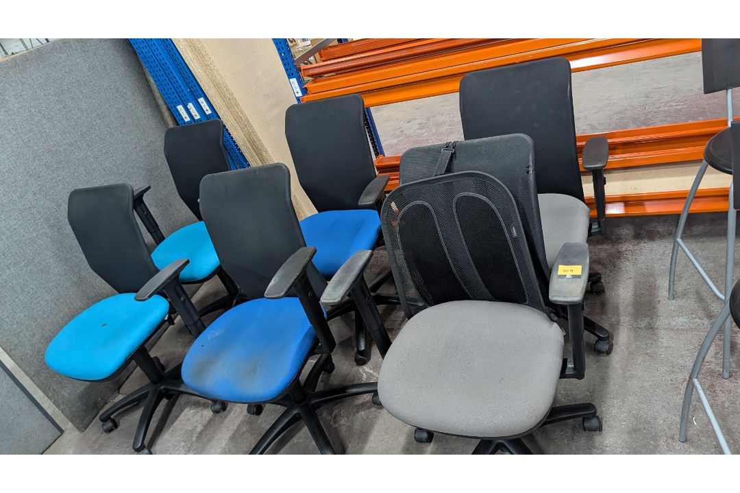 6 off Assorted Operators Chairs- This lot comprises 3 Pairs of Matching Chairs. - Image 3 of 15