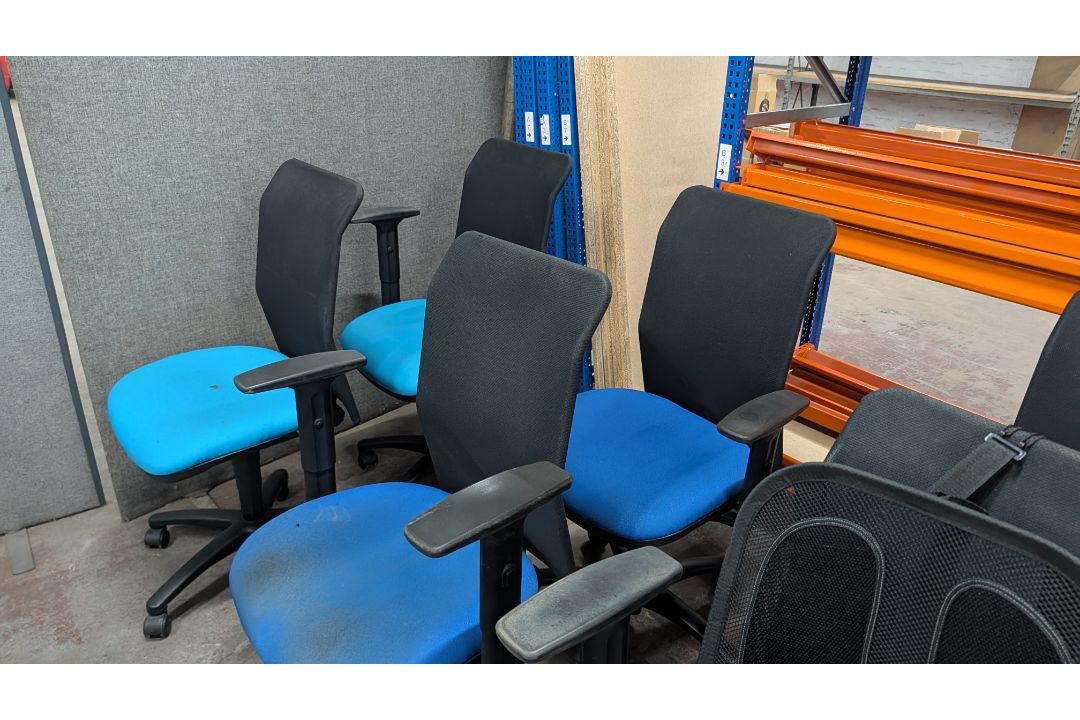 6 off Assorted Operators Chairs- This lot comprises 3 Pairs of Matching Chairs. - Image 10 of 15