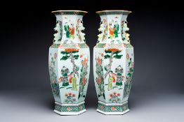 A pair of large Chinese famille verte hexagonal 'Si Ai Tu' vases, 19th C.