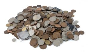 LARGE QUANTITY OF MIXED BRITISH CUPRONICKEL & COPPER COINS, including commemorative crowns, post-