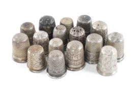 CHARLES HORNER SILVER THIMBLES, various dates and many Chester hallmarks, approx. 2.9ozt gross (