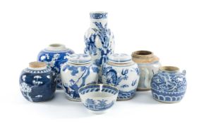 COLLECTION OF CHINESE BLUE & WHITE CERAMICS, including ginger jars, some having concentric circle
