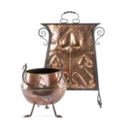 ARTS & CRAFTS PERIOD HAMMERED COPPER & WROUGHT IRON FIRE SCREEN, decorated with stylised tulips,