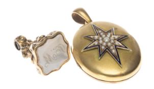 VICTORIAN YELLOW METAL SEED PEARL & ENAMELLED OVAL PICTURE LOCKET, c. 1890, opening to a woven