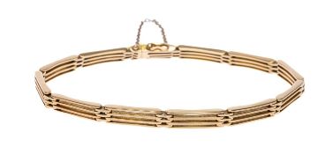 15CT GOLD GATE LINK BRACELET, with safety chain, 18cms (l), 12.6g Provenance: private collection