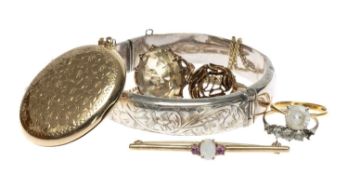 ASSORTED 9CT JEWELLERY, comprising filigree rose ring, quartz-set ring, cz-set solitaire opal and