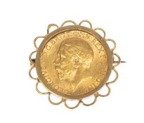 GEORGE V GOLD SOVEREIGN, 1914, mounted as a brooch in 9ct gold (steel pin), 10.3g gross