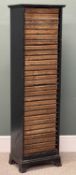 VINTAGE ENCYCLOPÆDIA BRITANNICA VOLUMES in presentation bookcase, 133 (h) x 28 (w) x 38cms (d)