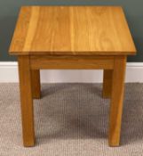 MODERN 'ANDRENA' OAK SQUARE-TOPPED CHUNKY SIDE TABLE, British Made, 61 (h) x 61 (w) x 61cms (d)