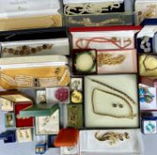 ASSORTMENT OF COSTUME JEWELLERY, including jadeite bangle, simulated pearl necklace, coral