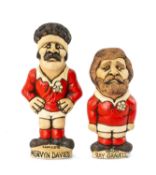 RUGBY UNION CLUB HOUSE: MERVYN DAVIES & RAY GRAVELL GROGGS, Mervyn Davies wearing his Welsh back row