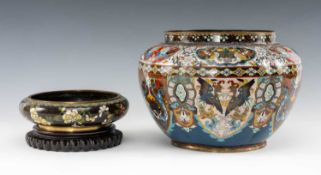 CLOISONNÉ ENAMEL JARDINIÈRE & BRUSH WASHER, the jardinière late Meiji/Taisho Period, 28cms (
