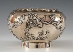 CHINESE SILVER BOWL, Hung Chong & Co, Shanghai & Canton c. 1900, decorated all around with birds
