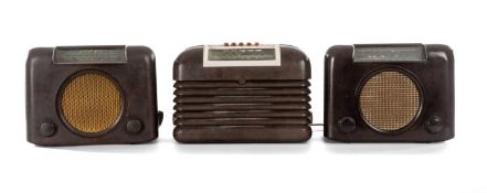 THREE BUSH BROWN BAKELITE RADIOS, including two DAC 90 and a DAC10, 22 (h) x 32cms (w) (3)