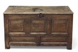18TH CENTURY OAK COFFER, hinged plank top over panelled front, 72 (h) x 131 (w) x 55cms (d)