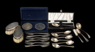 ASSORTED SILVERWARE, including pair of oval brushes, set of 6 teaspoons, boxed pair of modern