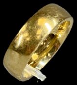 9CT GOLD WEDDING BAND, 10.9g (AMENDED DESCRIPTION) Provenance: private collection Ynys Môn