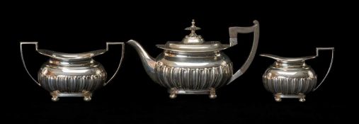 GEORGE V SILVER BACHELOR TEA SERVICE, Walker & Hall, Sheffield 1911, tot wt appr 26oz (3)