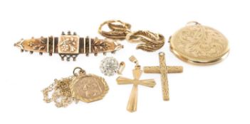 ASSORTED YELLOW METAL JEWELLERY comprising Victorian 9ct gold bar brooch, 9ct gold circular