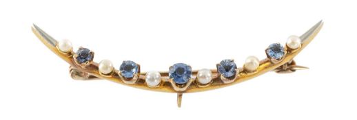 14K GOLD SAPPHIRE & SEED PEARL CRESCENT BROOCH, 2.6g Provenance: private collection Denbighshire