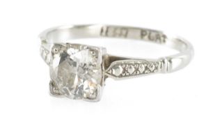 DIAMOND SOLITAIRE RING, the old round-cut stone estimated as 1ct, colour L/M, piqué clarity, in a