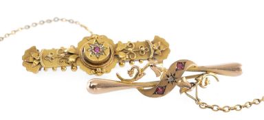 VICTORIAN 15CT GOLD CANNETILLE BROOCH, Chester 1902, centred with a tiny round-cut ruby and rose-cut