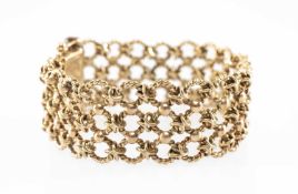 9CT GOLD WIDE CHAINMAIL BRACELET, 19.5cms long, stamped '375', 46.1g Provenance: private
