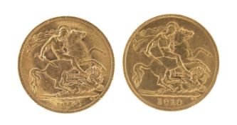 TWO GEORGE V HALF SOVEREIGNS, 1913 & 1914, 7.98g Provenance: deceased estate Gwynedd