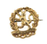 SCOTTISH INTEREST: CLAN MACPHERSON 18CT GOLD BADGE, maker R.S., Glasgow 1896, engraved with the