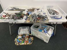 MIXED LOT, featuring completed models and parts salvaged from model kits, with diecast models (5
