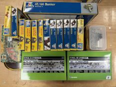 BATTLEFIELD ACCESSORY MODELS, various makes, 17 boxed, 9 sealed (18) Provenance: deceased estate