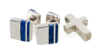 PAIR OF STERLING SILVER & LAPIS LAZULI BAR CUFFLINKS, and a sterling silver cross-form pendant,