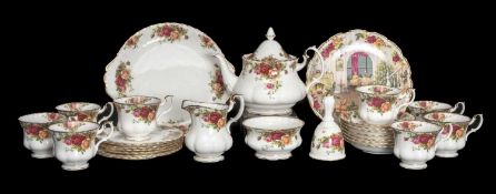 ROYAL ALBERT OLD COUNTRY ROSES CHINA TEA SERVICE with Royal Albert Christmas plate 1988 (27)