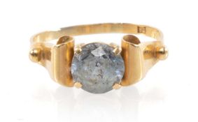 ATTRACTIVE AQUAMARINE RING, the round-cut stone set in a continental 18ct gold ring, size P, 2.28g