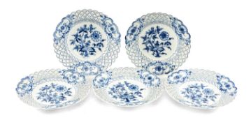 FIVE MEISSEN ONION PATTERN BLUE & WHITE PLATES Provenance: consigned via Chester