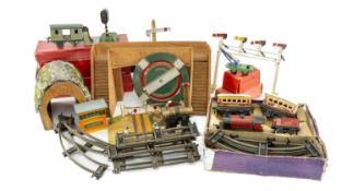 HORBY O GAUGE CLOCKWORK PASSENGER TRAIN SET (box A/F), together with mixed accessories and spares